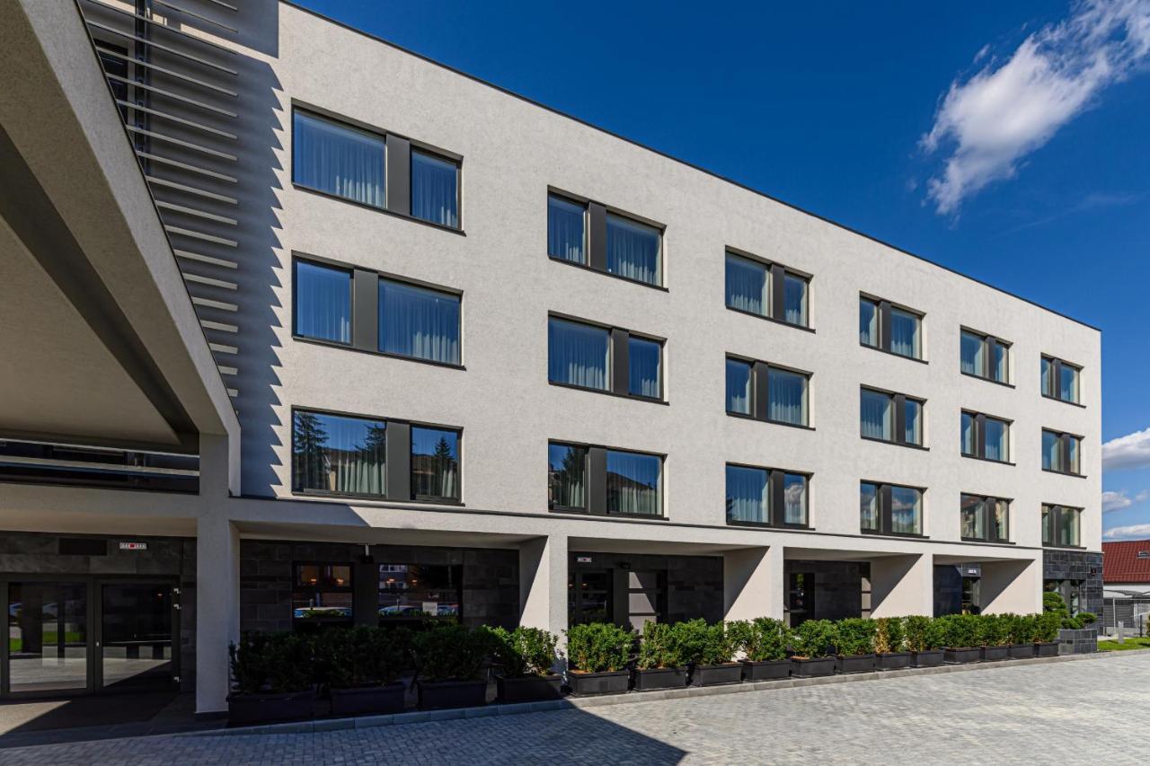 B The Hotel Sfântu Gheorghe Exterior foto